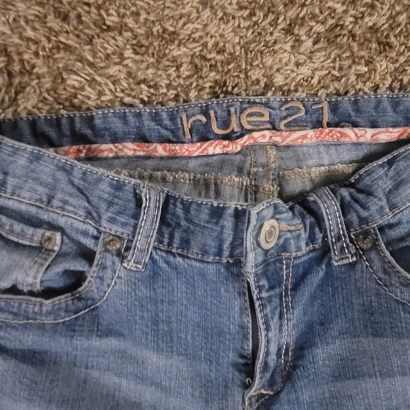 Rue 21 Faded Blue Jeans Flare Cut Size 9/10 - Picture 3 of 5